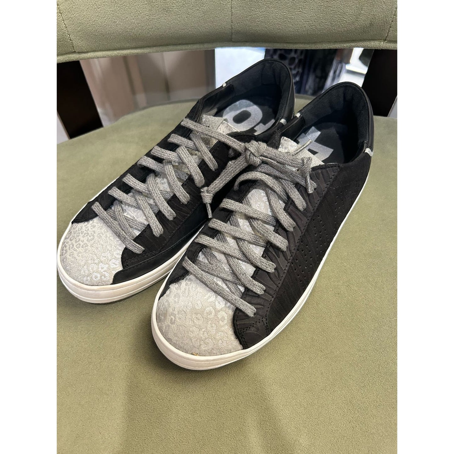P448 John W Sneakers Size 37