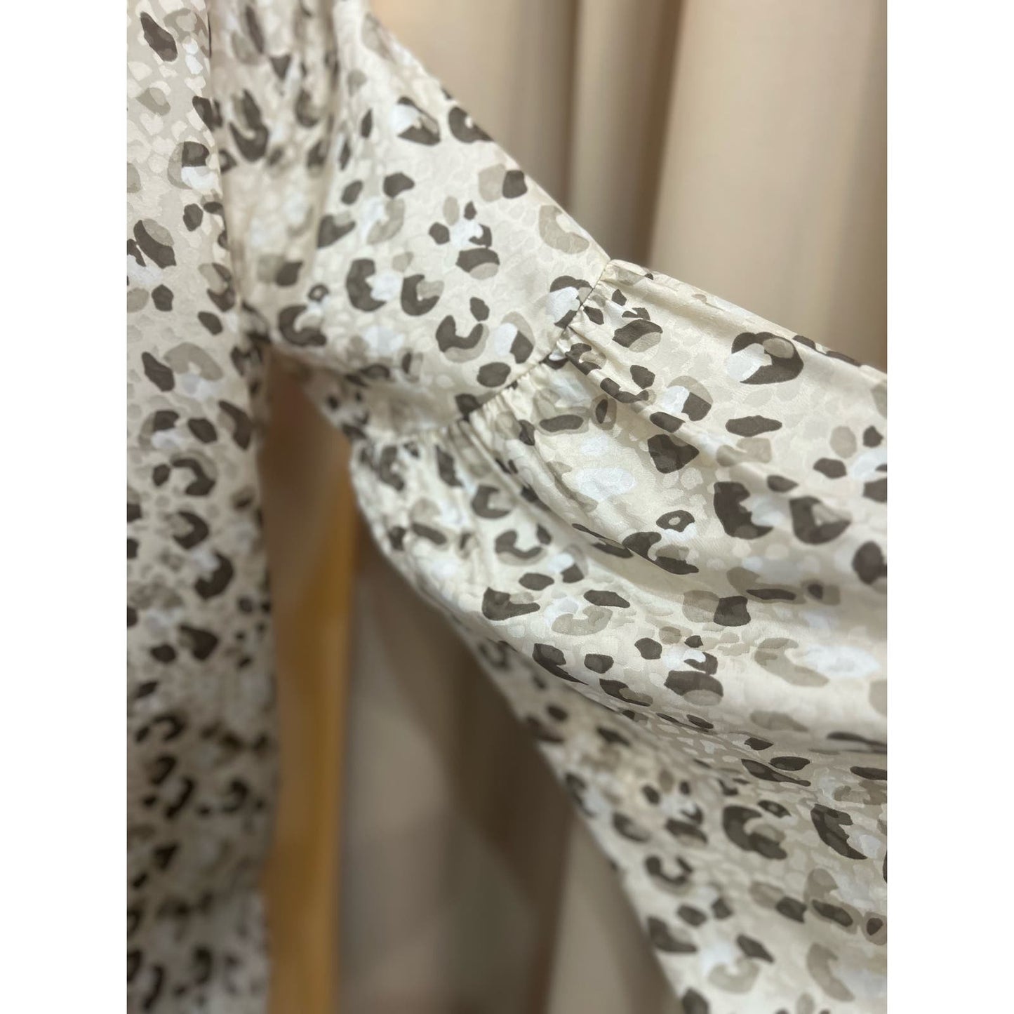 Lafayette 148 New York Lupe Leopard Print Silk Blouse in Raffia Size M