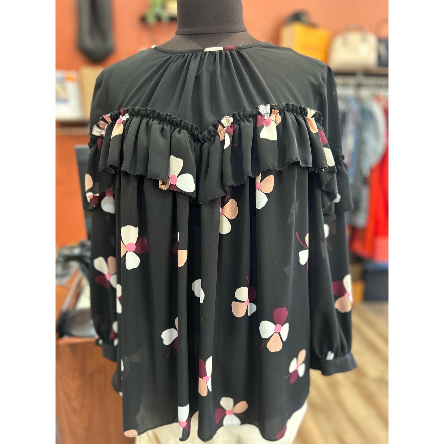 KATE SPADE Glitzy Ritzy Dusk Buds Ruffle Blouse In Black Size M